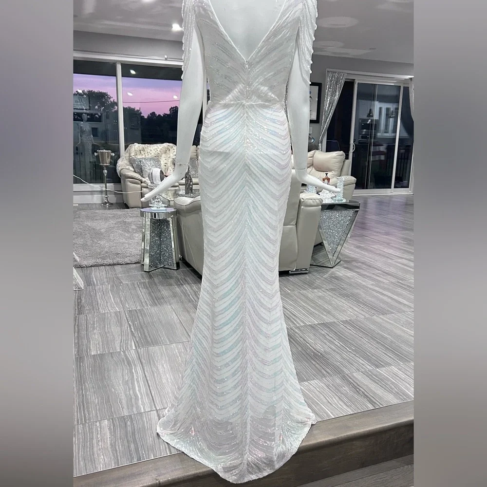 New 🌐 Iridescent White Sequin Dress with Beaded Shoulders. - Picture 8 of 16